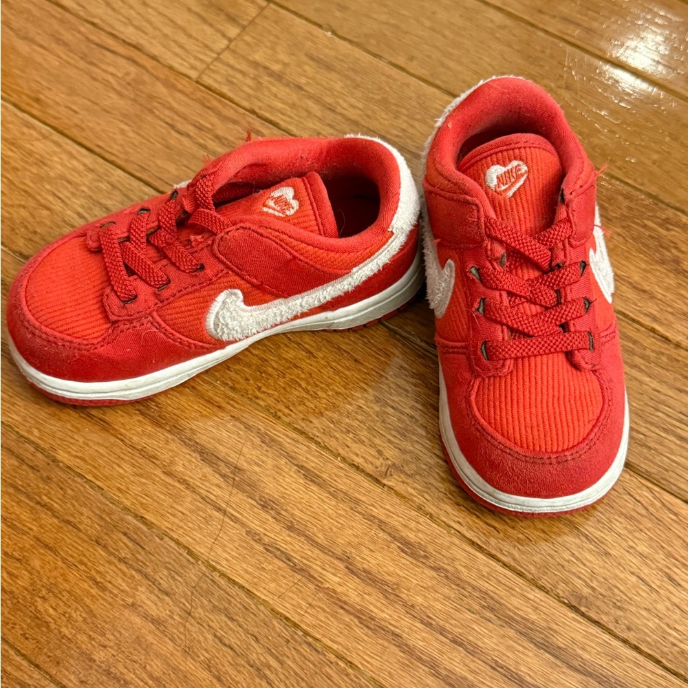 Nike Red and White Sneakers Classic Sporty Design